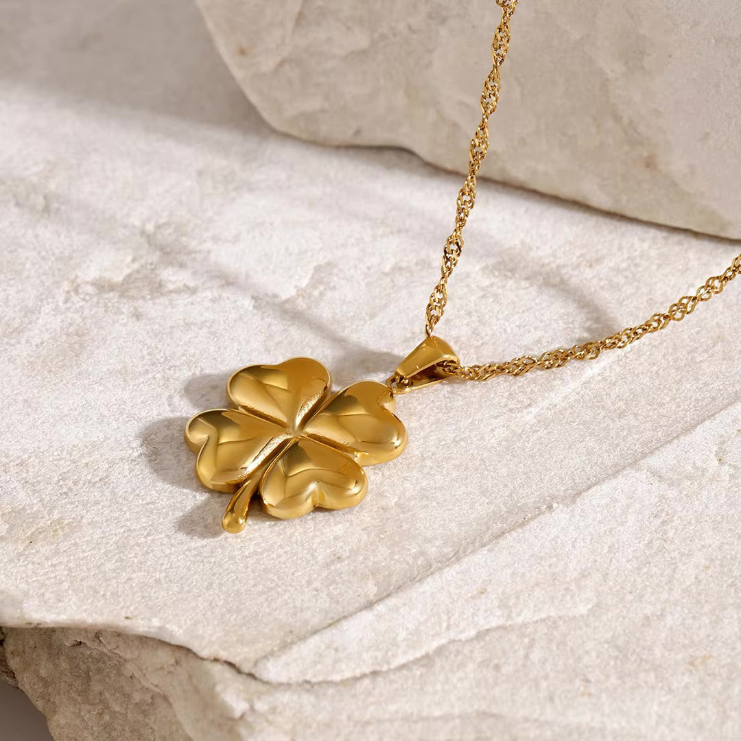 Ella Clover Gold Necklace