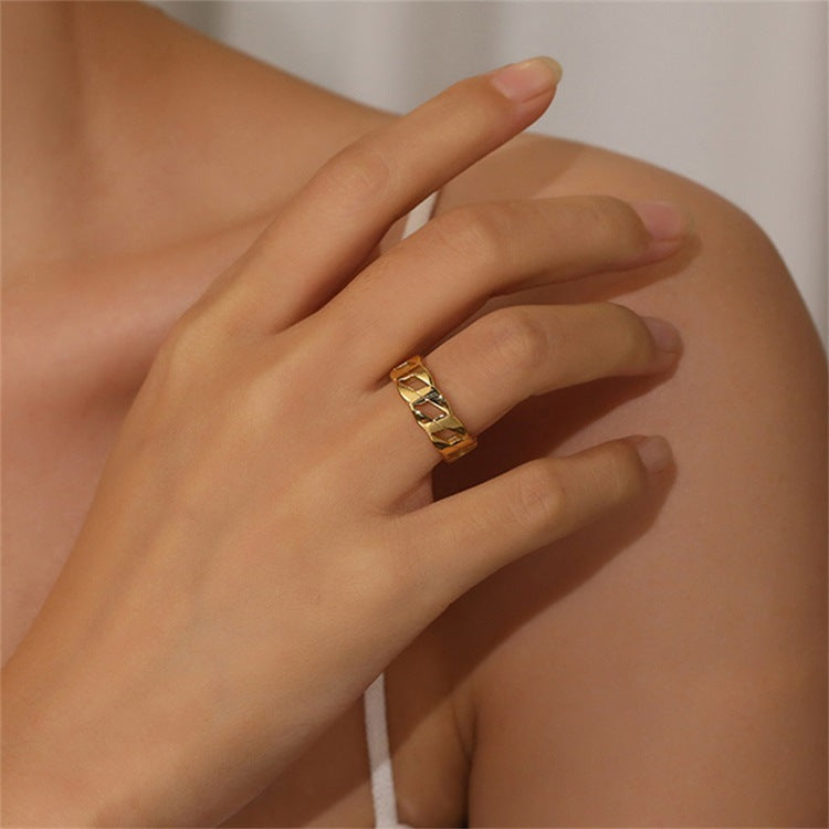 Leah Gold Ring